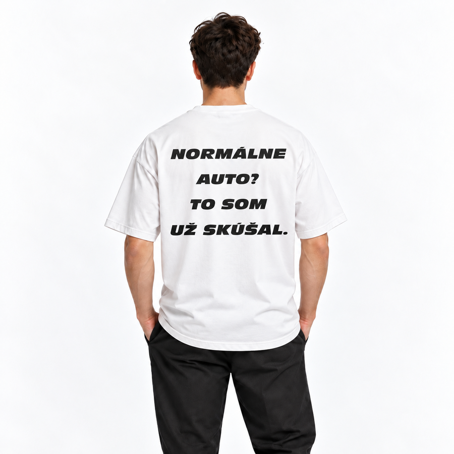 Normálne auto? To som už skúšal – biele tričko zozadu