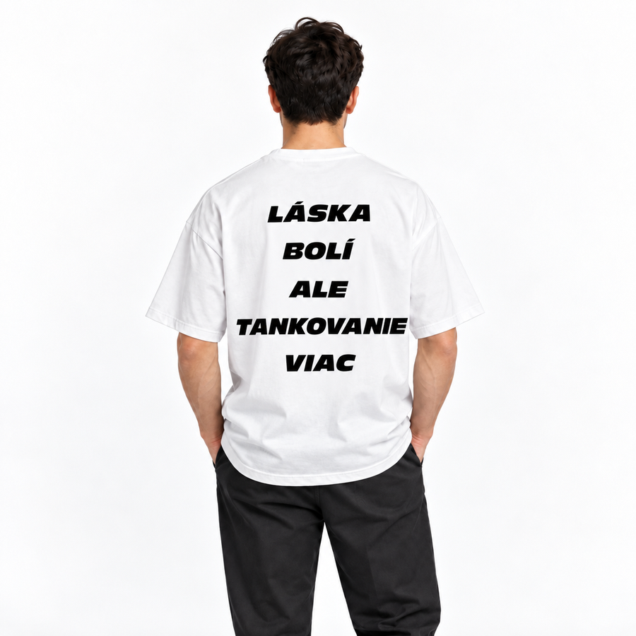 Oversized tričko na modeli – zadná strana