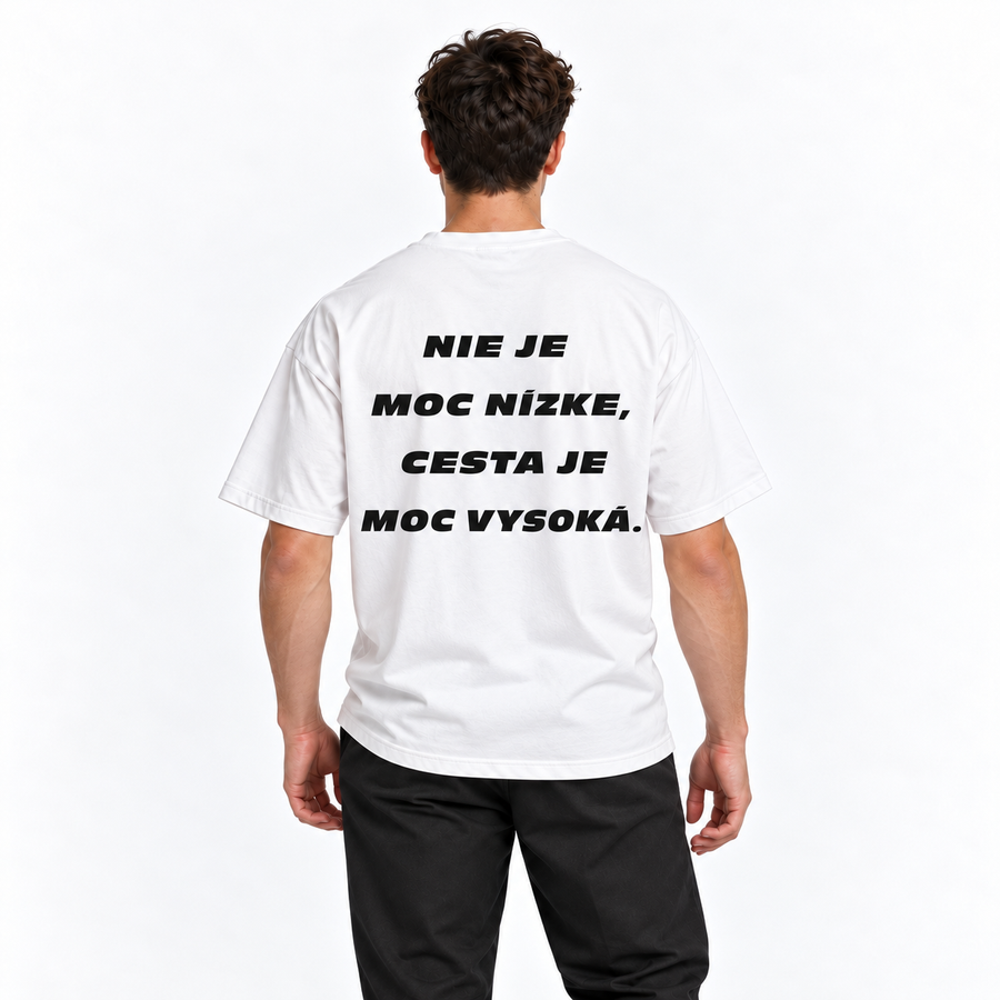 Oversized tričko na modeli – zadná strana