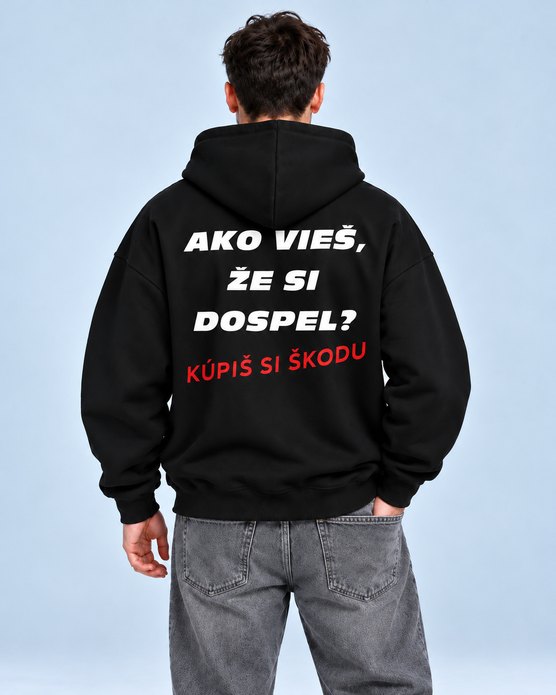 Ako vieš, že si dospel? Kúpiš si Škodu – čierna oversized mikina, pohľad zozadu