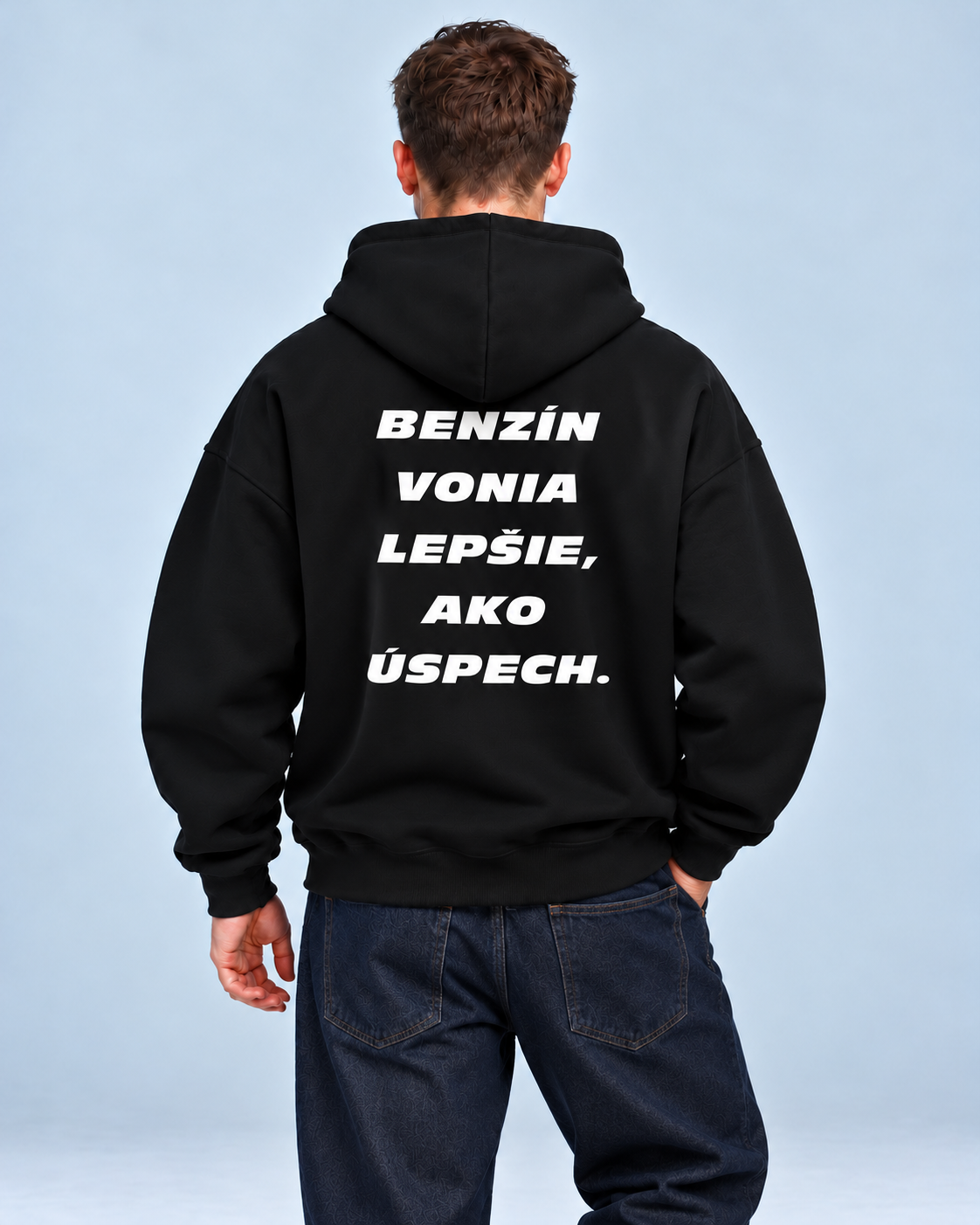 Benzín vonia lepšie ako úspech – čierna oversized mikina, pohľad zozadu