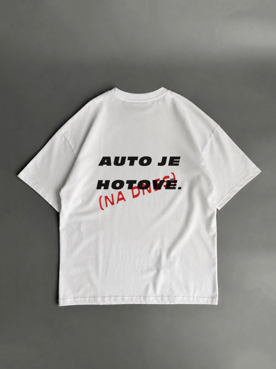 Auto je hotové – biele oversized tričko s potlačou