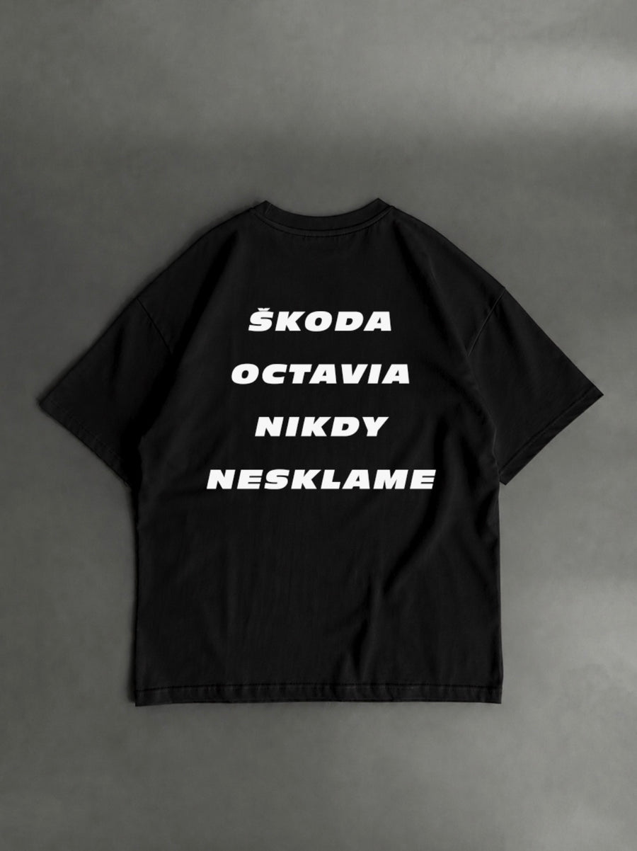 Škoda Octavia nikdy nesklame – čierne oversized tričko s potlačou