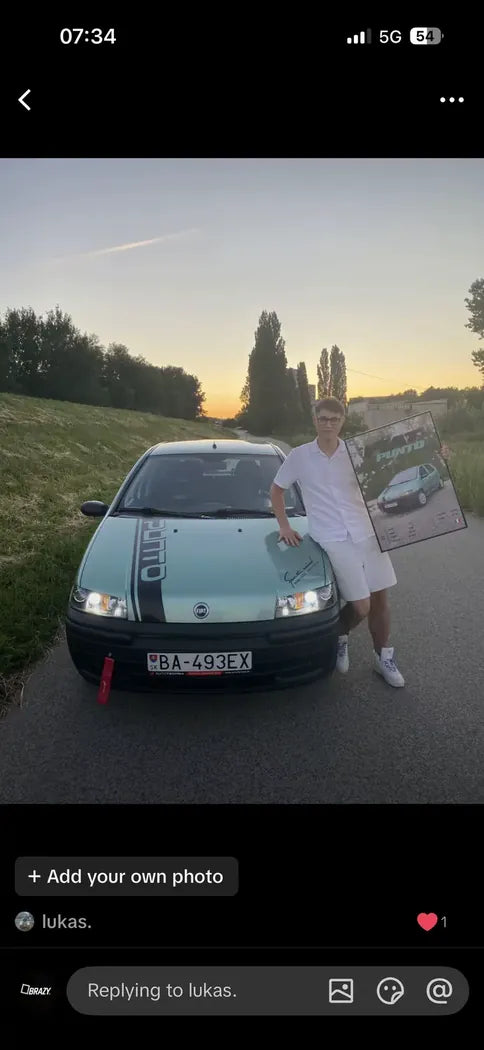 Reálna objednávka Auto Obrazy č. 36 – custom obraz auta a potlačené tričko od zákazníka